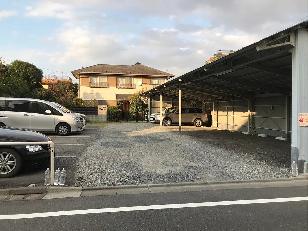 足立区鹿浜２丁目　月極駐車場